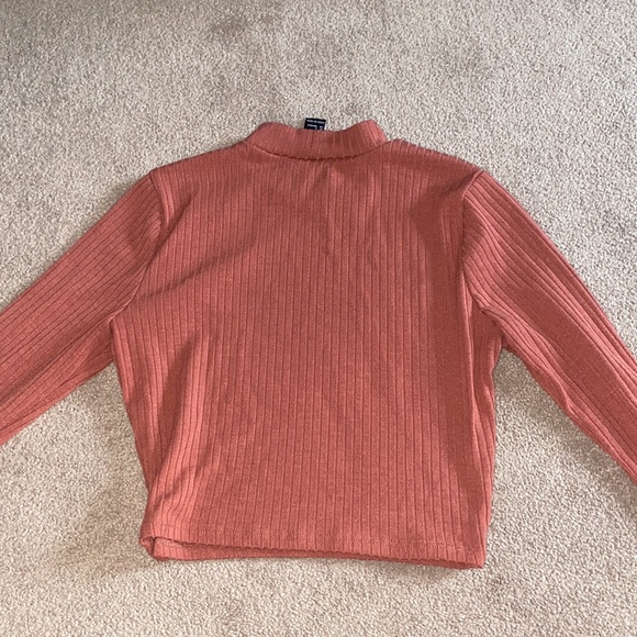 Forever 21 long sleeve cropped top - Picture 3 of 3